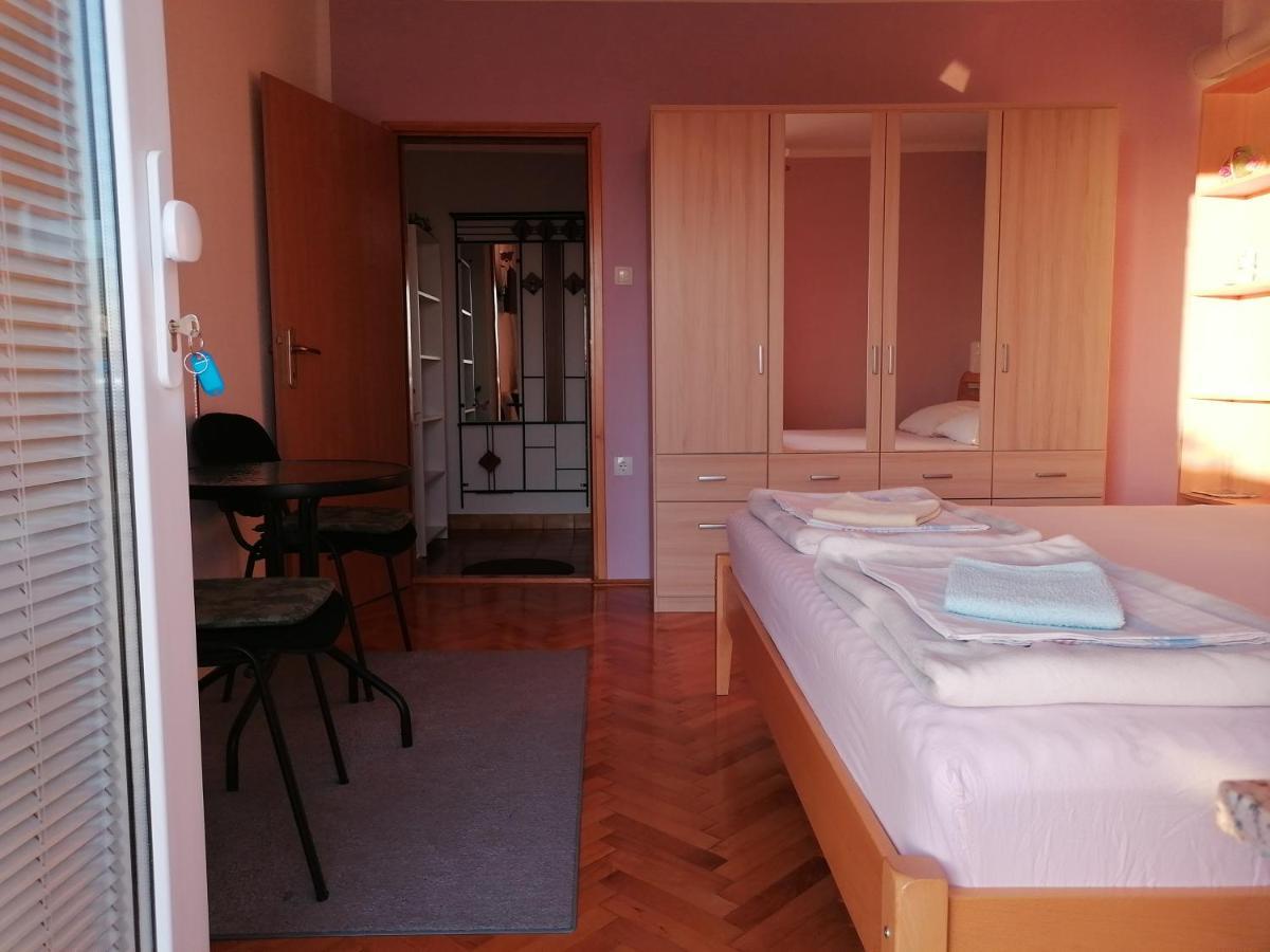 Guest House Pamela Senj  Zewnętrze zdjęcie